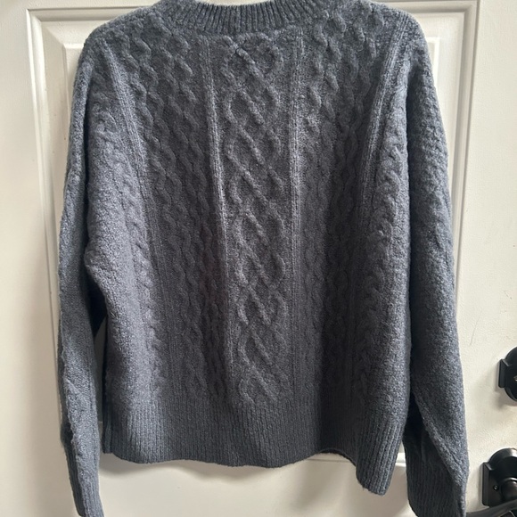 New Favorite Daughter Oversized Gray Cable Knit Sweater Sz S - Picture 10 of 13